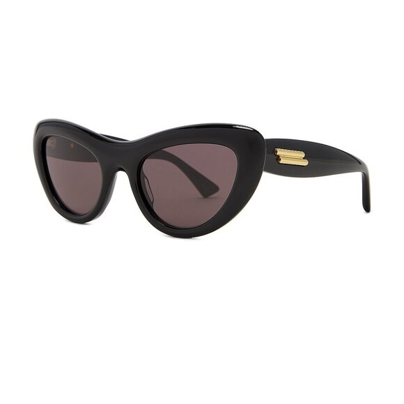 Like new Bottega Veneta Curvy Cat Eye Sunglasses in Black REVOLVE